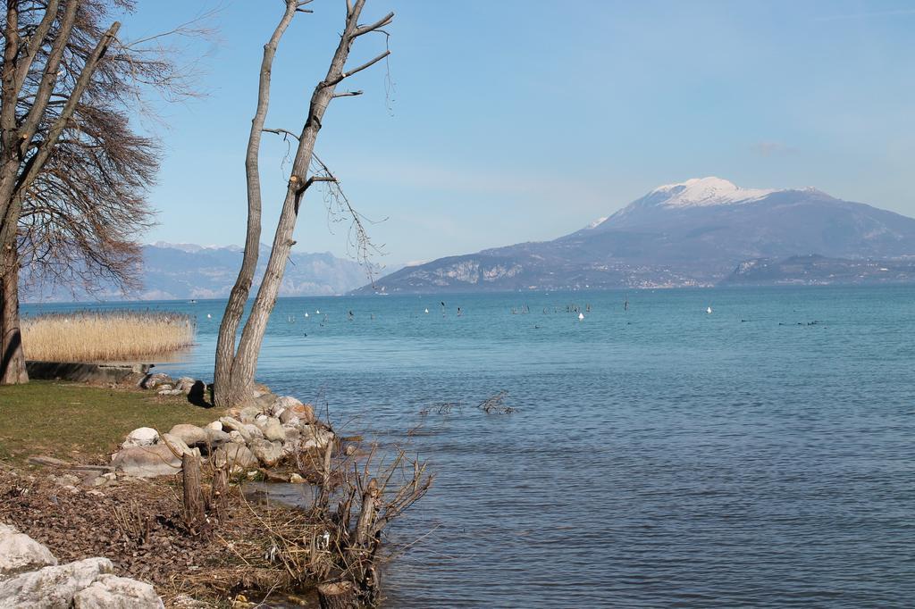Desenzanoloft Official Partner Marriott Homes & Villas - Bea House, Sirmione With Private Garden And Share Pool Экстерьер фото