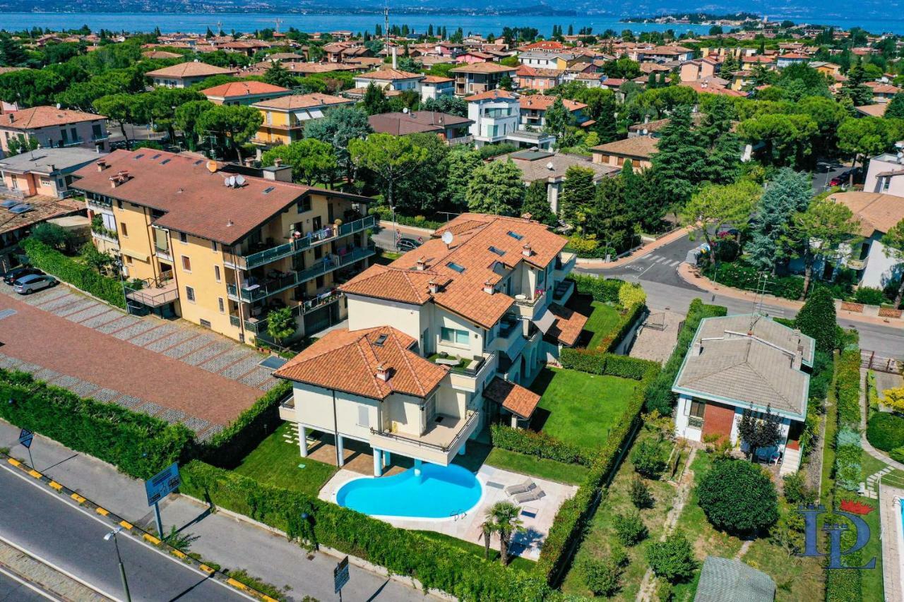 Desenzanoloft Official Partner Marriott Homes & Villas - Bea House, Sirmione With Private Garden And Share Pool Экстерьер фото
